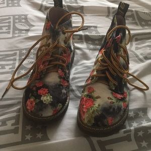 Flower boots